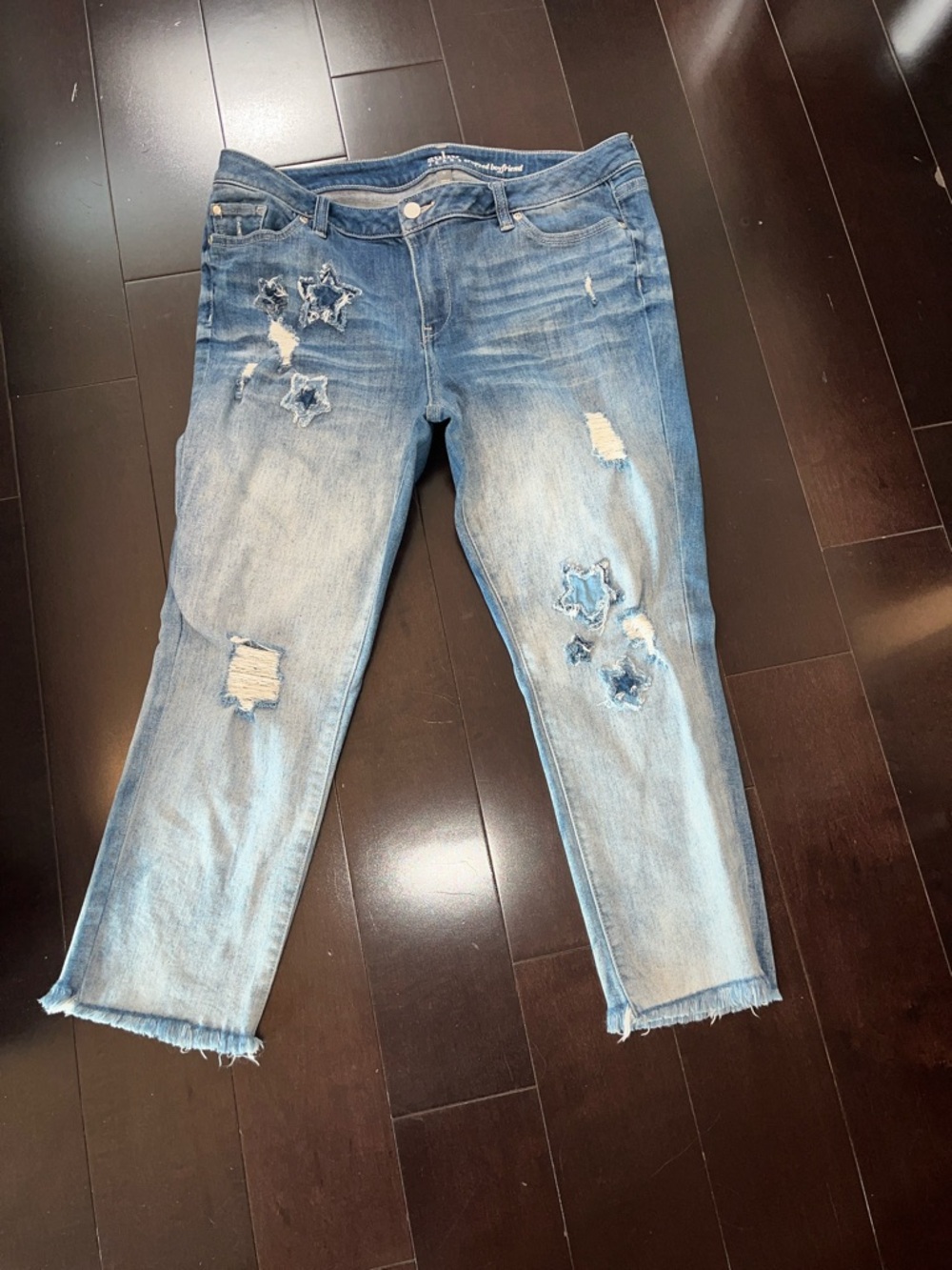 Light Blue Distressed Boyfriend Jeans with Star Appliqué